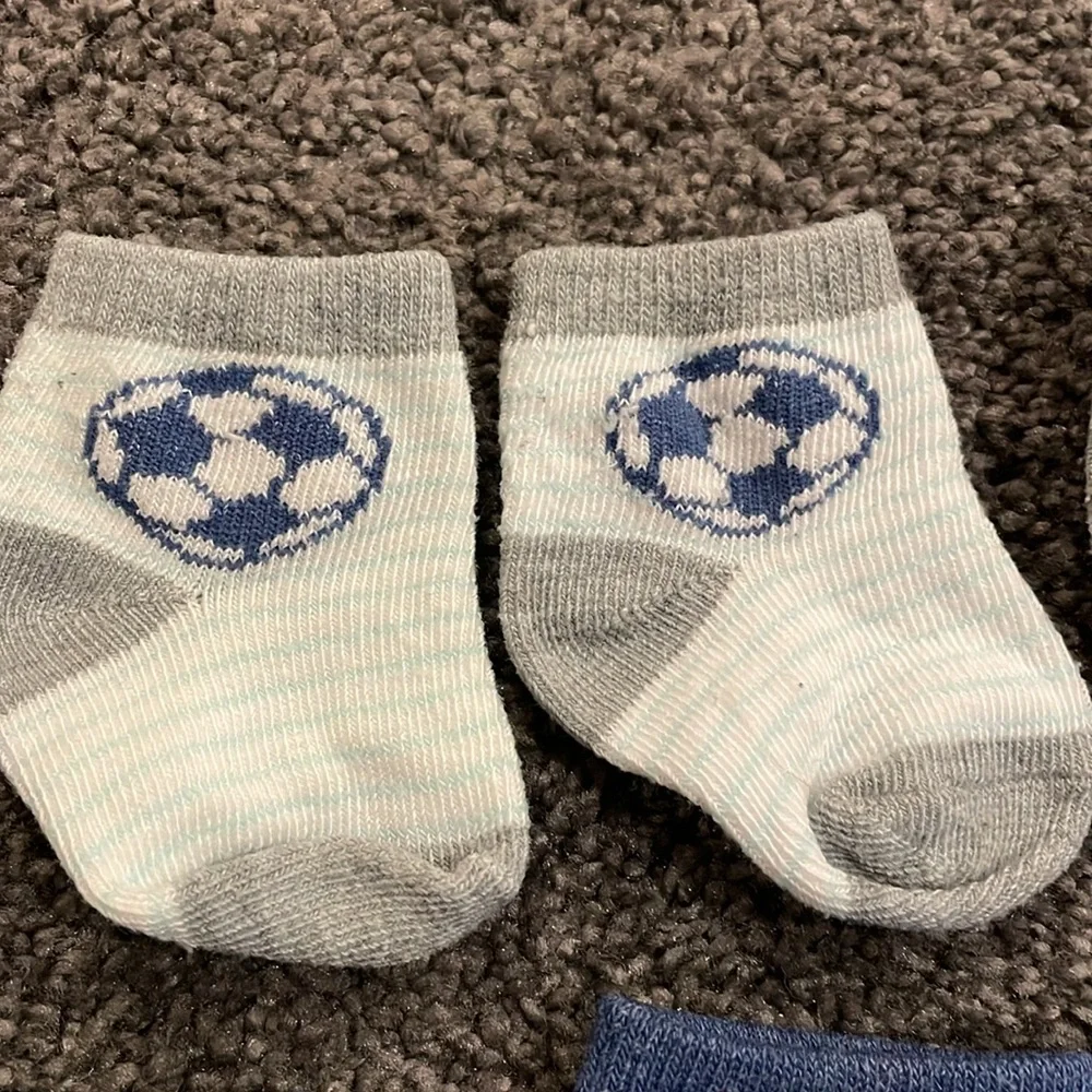 💫bundle of 5💫 Newborn sports themed socks from carters